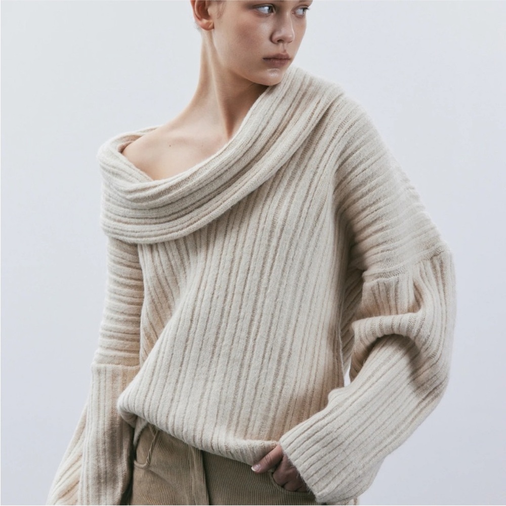 Source Unknown Becca High Roll Knit Pullover Sweater - Picture 2 of 10